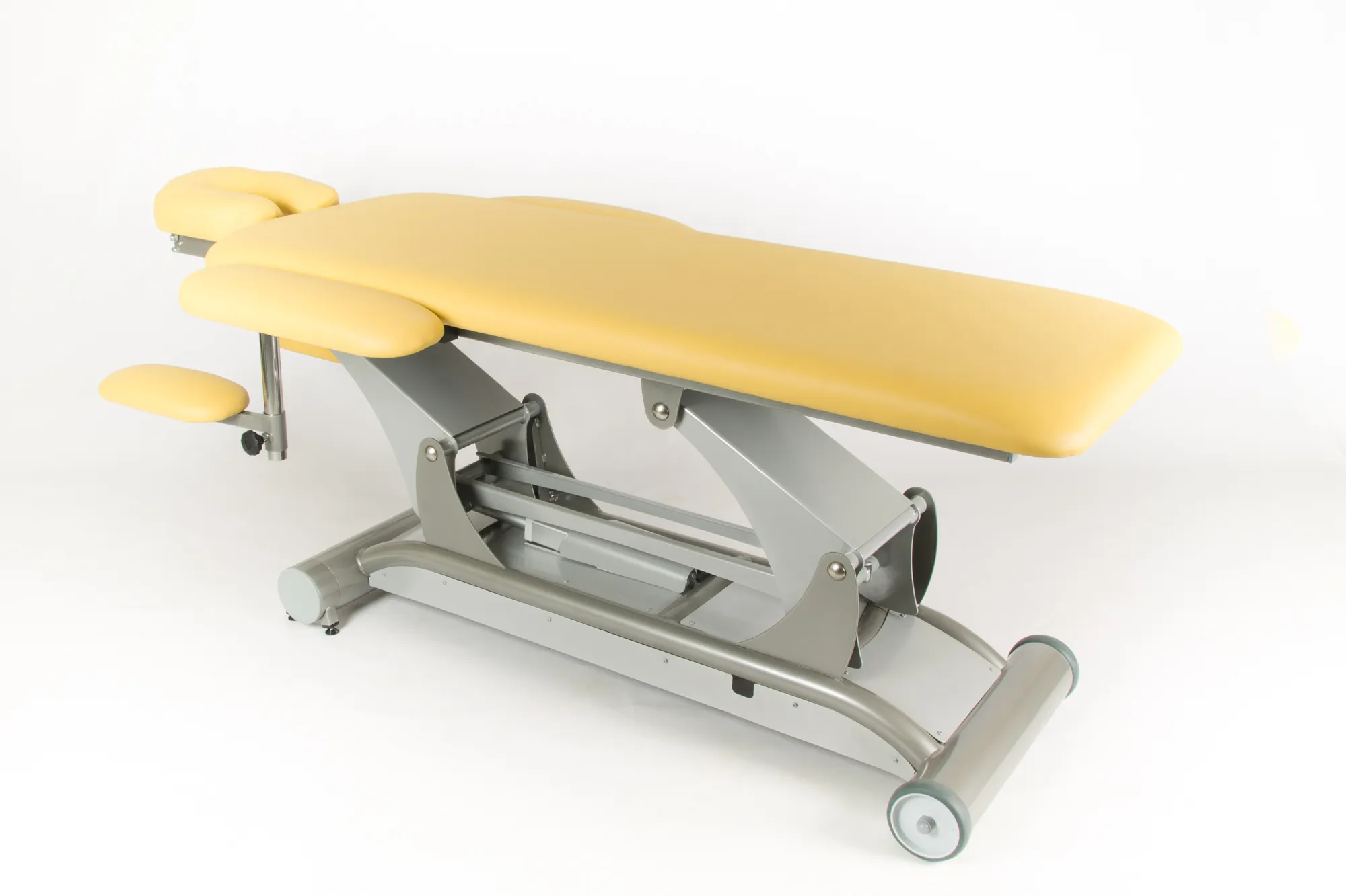 Neuva M massage table, view 2