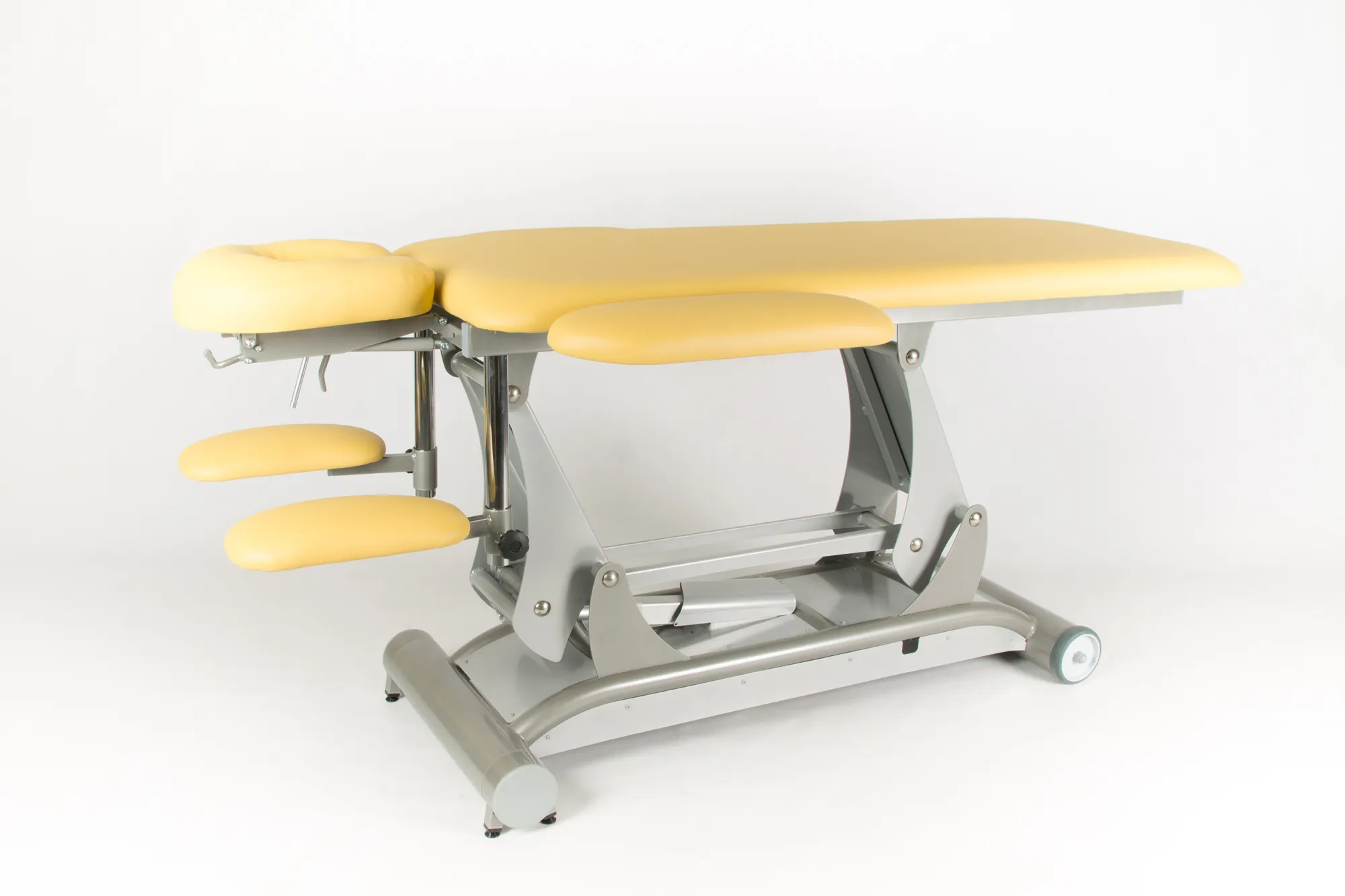 Neuva M massage table, view 4